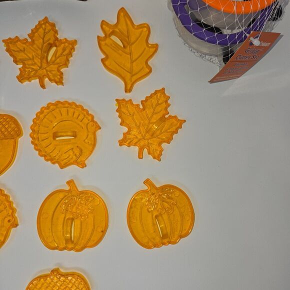 Vintage Cookie Cutter Lot of 57 Holiday Animals Pink Panther Wilton Hallmark - Picture 11 of 16